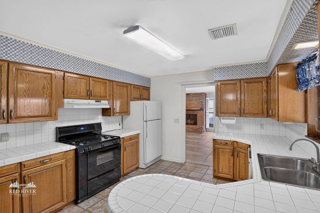 876 River Road Property Photo 13