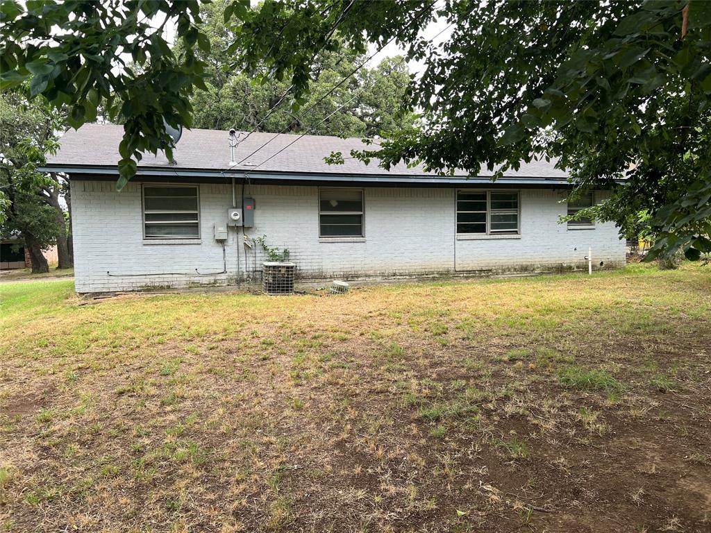 233 Hillcrest Drive Property Photo 3