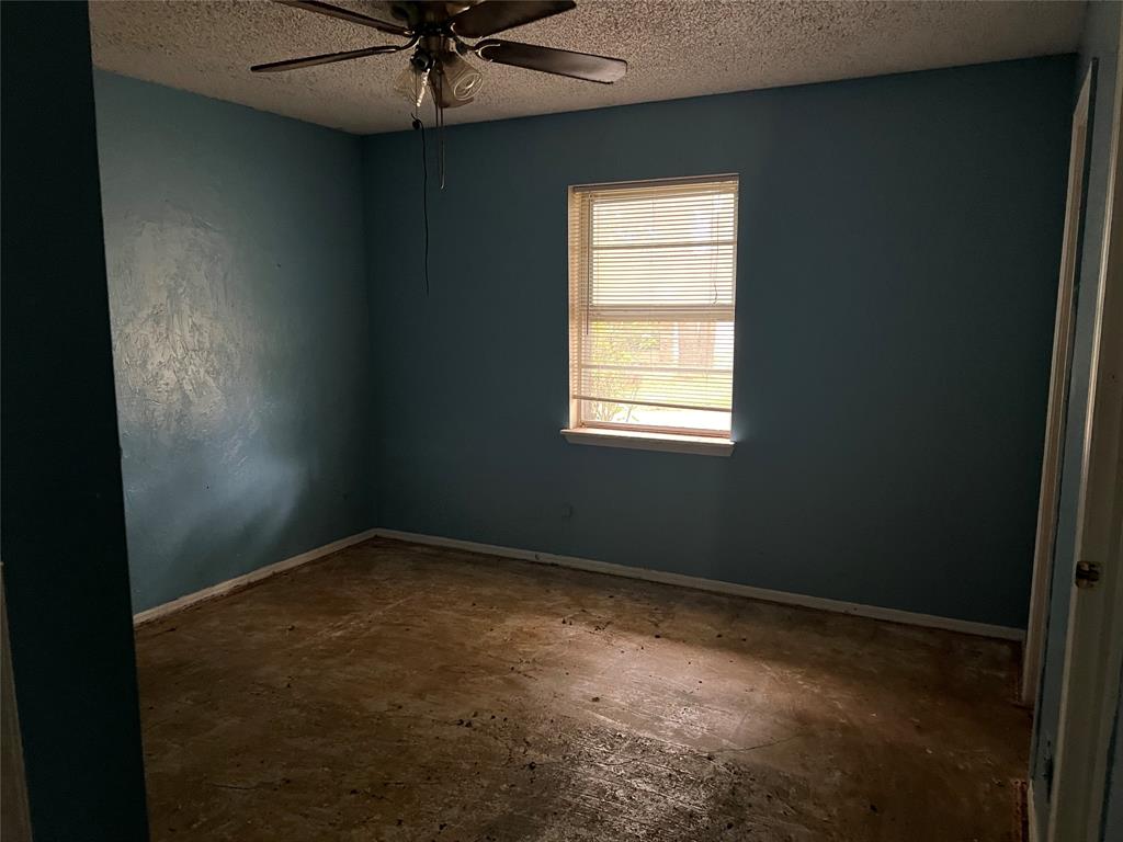 233 Hillcrest Drive Property Photo 5