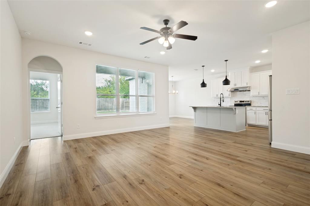 2405 Donella Drive Property Photo 3