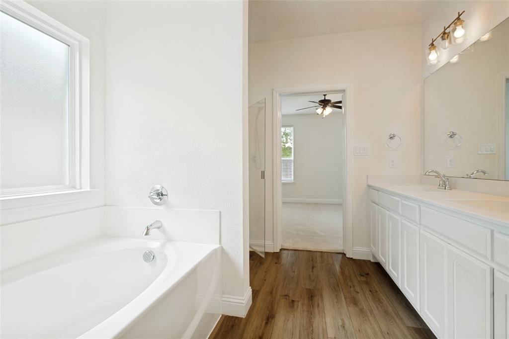 2405 Donella Drive Property Photo 8