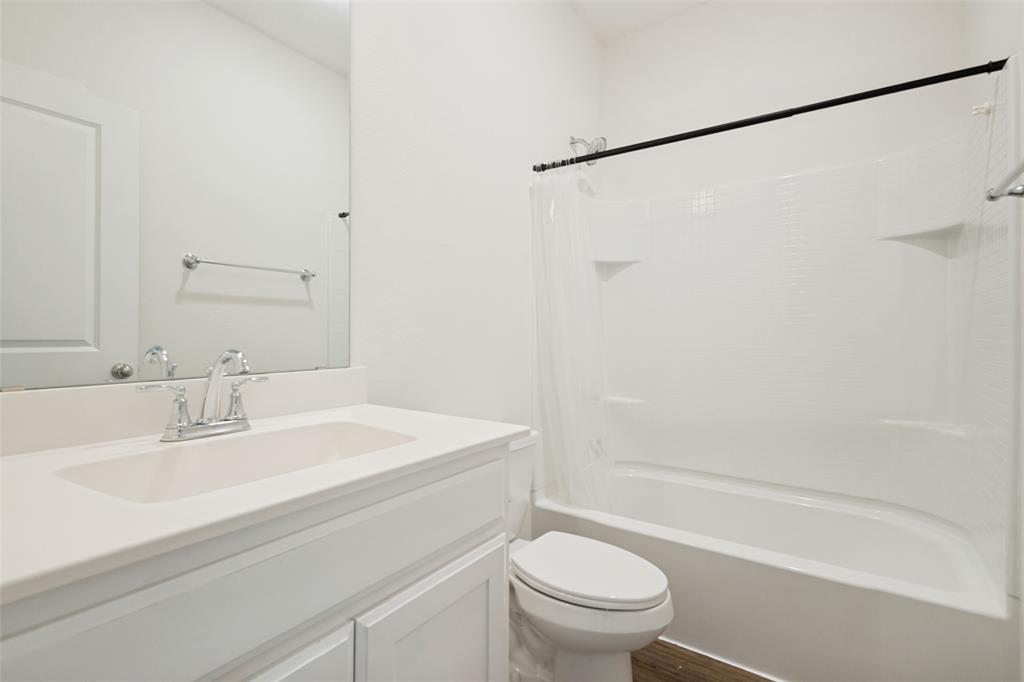 2405 Donella Drive Property Photo 10