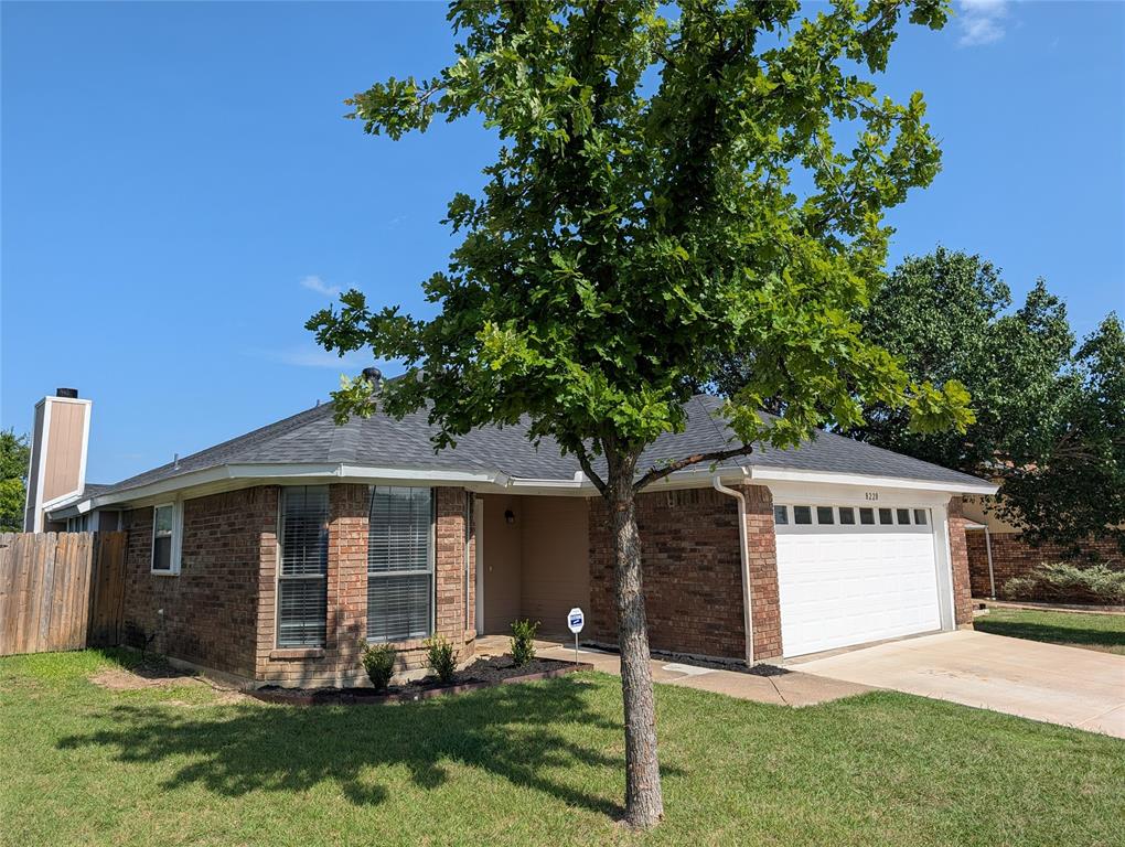 8220 Meadowbrook Drive Property Photo 3