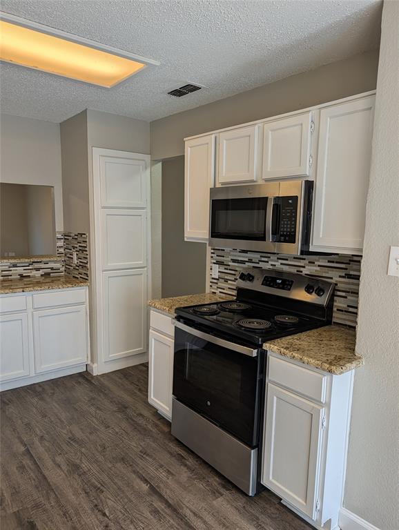 8220 Meadowbrook Drive Property Photo 8