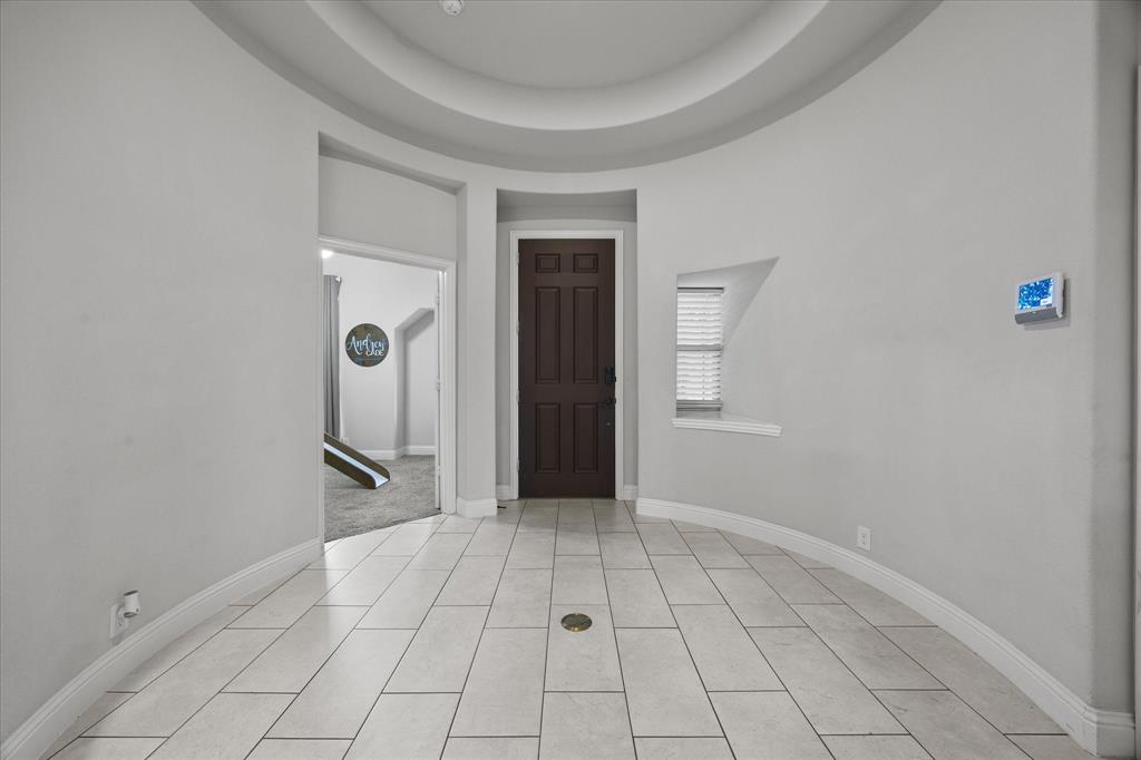 3904 Holly Springs Lane Property Photo 6