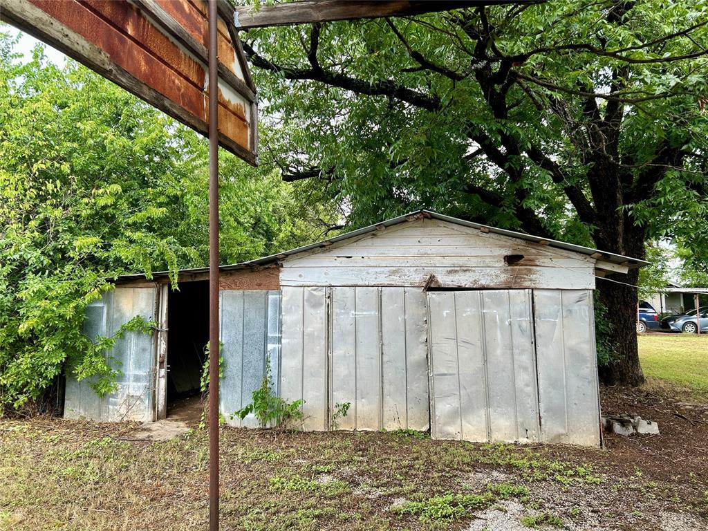 501 W 12th Street Property Photo 11