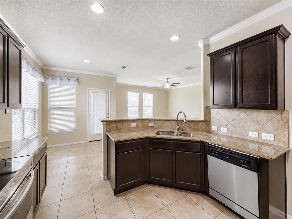 12532 Autumn Leaves Trail Property Photo 6