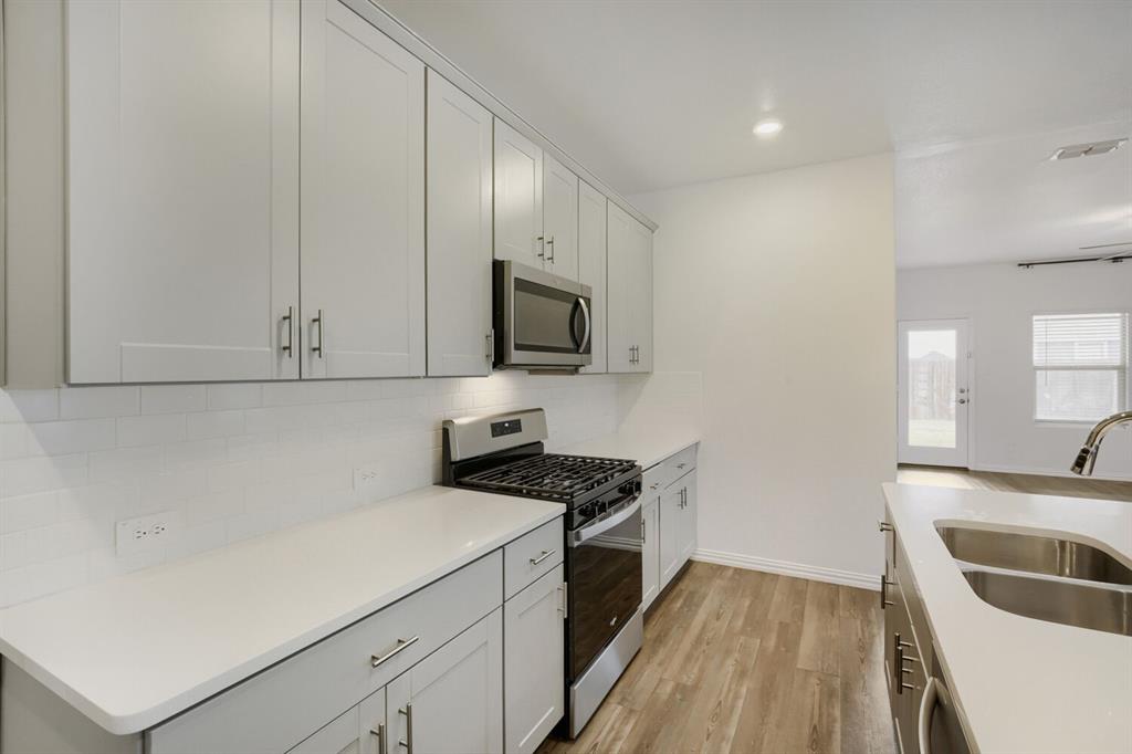 2017 Pine Stone Lane Property Photo 10