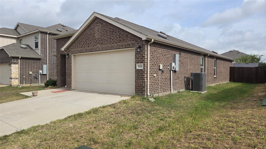 1121 Waggoner Drive Property Photo 3