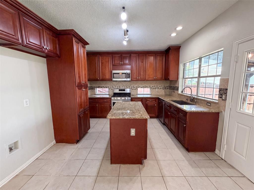 317 Riverwalk Lane Property Photo 14