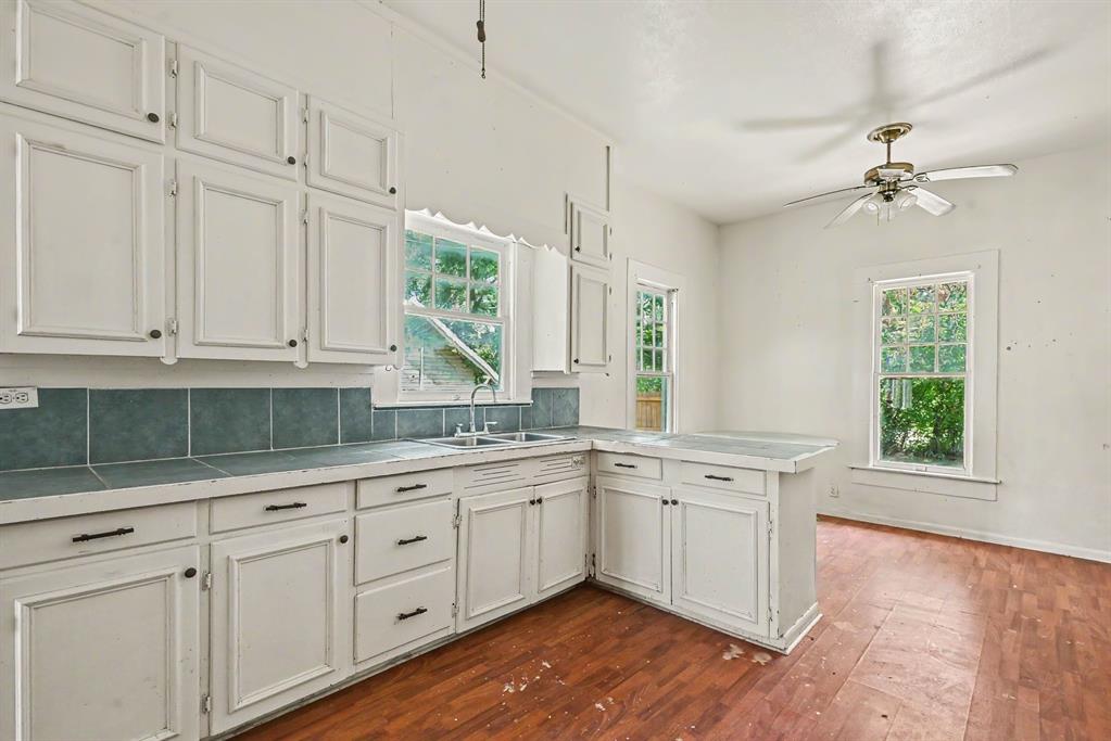 313 S Oak Street Property Photo 9