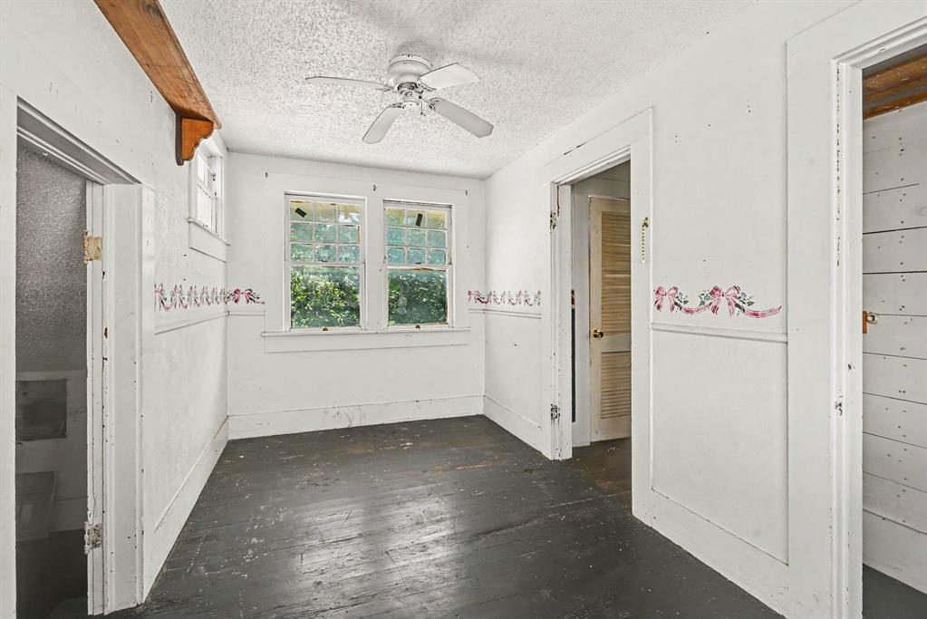 313 S Oak Street Property Photo 17