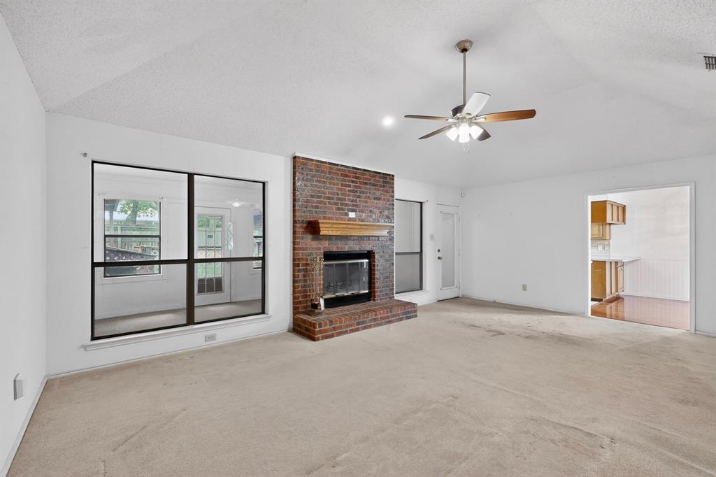 7517 Crosstimbers Lane Property Photo 4