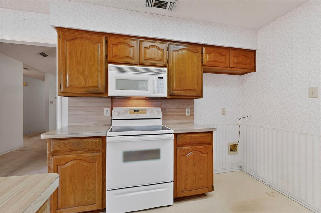 7517 Crosstimbers Lane Property Photo 7