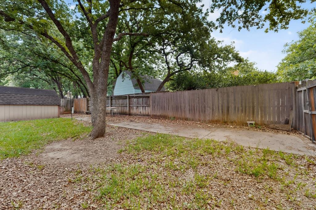 7517 Crosstimbers Lane Property Photo 29