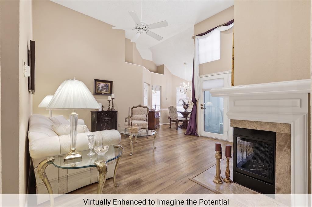 18095 Whispering Gables Lane Property Photo 3