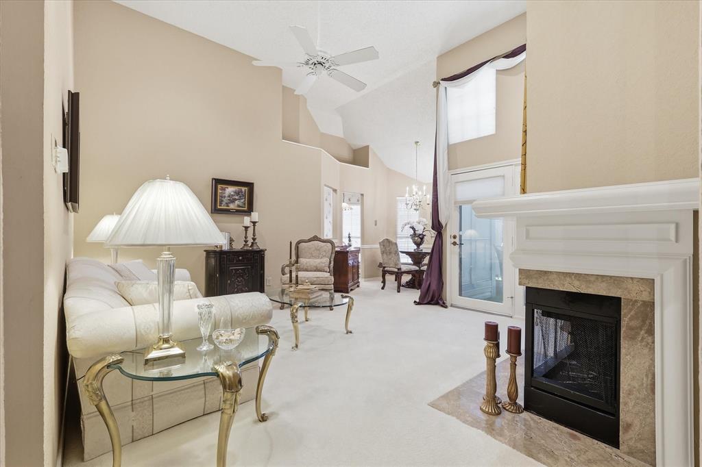 18095 Whispering Gables Lane Property Photo 6