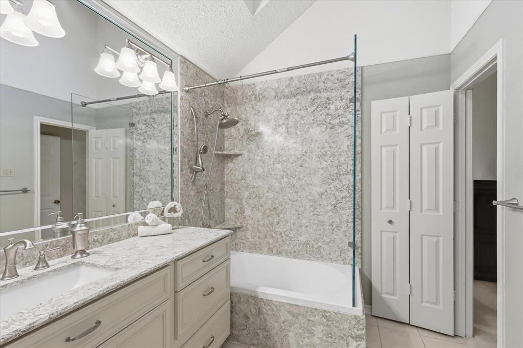 18095 Whispering Gables Lane Property Photo 11