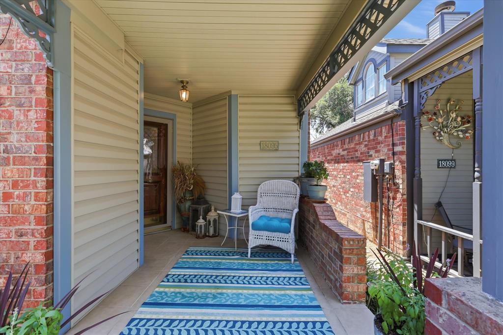 18095 Whispering Gables Lane Property Photo 16