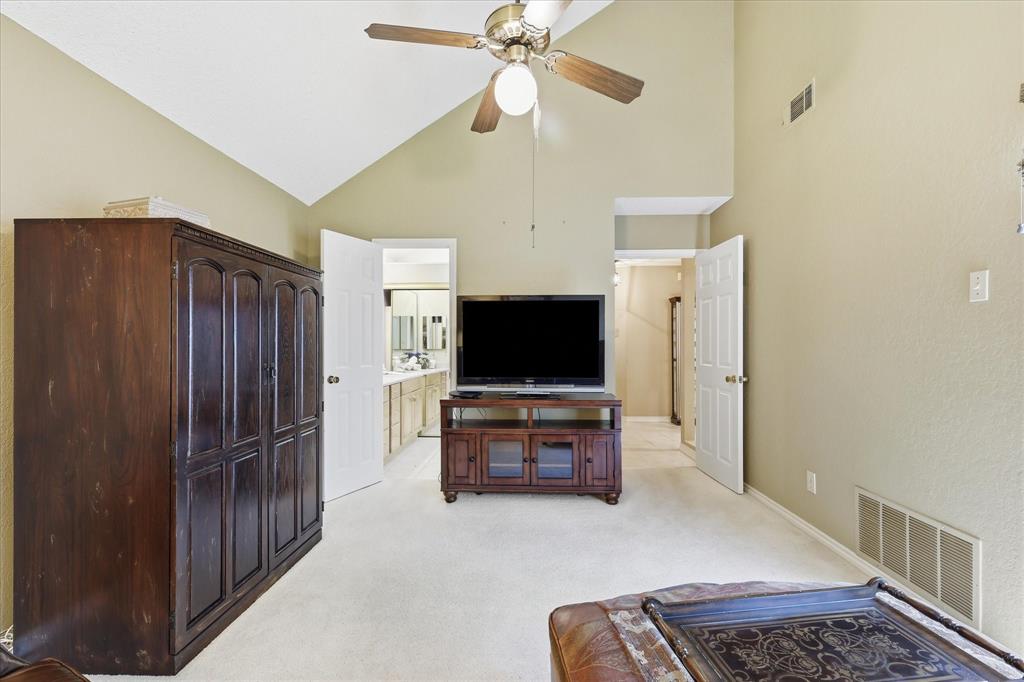 18095 Whispering Gables Lane Property Photo 26