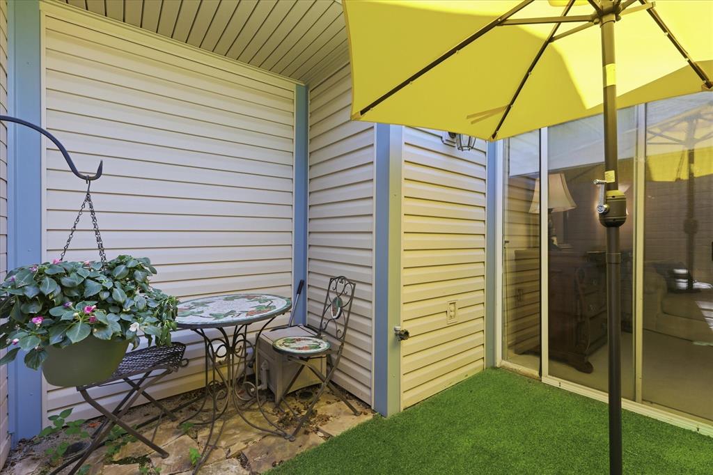 18095 Whispering Gables Lane Property Photo 30