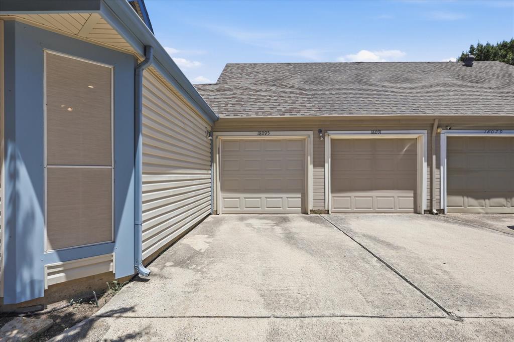 18095 Whispering Gables Lane Property Photo 33
