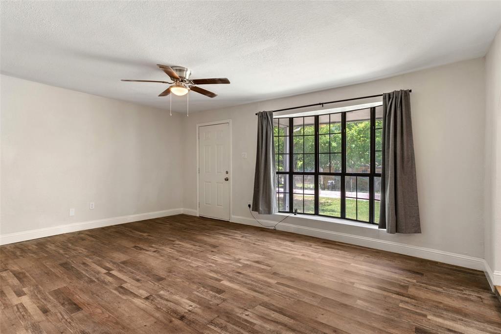 3123 Biway Street Property Photo 4