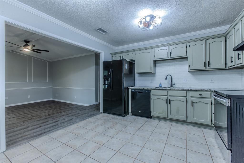2001 Century Drive Property Photo 9
