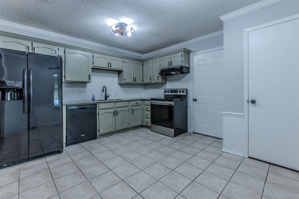 2001 Century Drive Property Photo 10