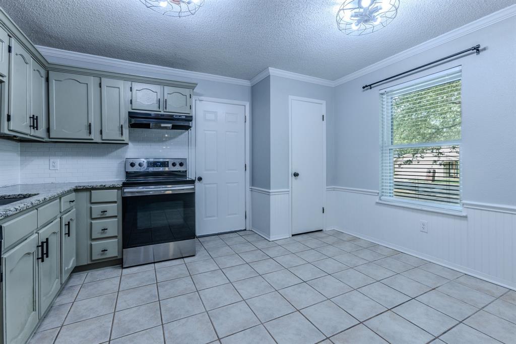 2001 Century Drive Property Photo 11