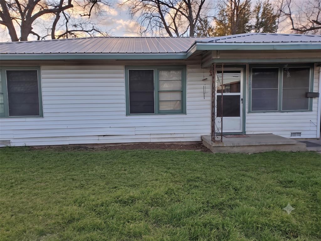 1204 N Fannin Avenue Property Photo 1