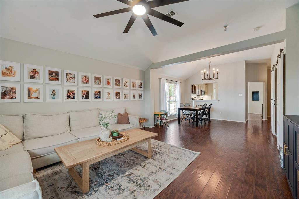 300 Meadow View Lane Property Photo 7