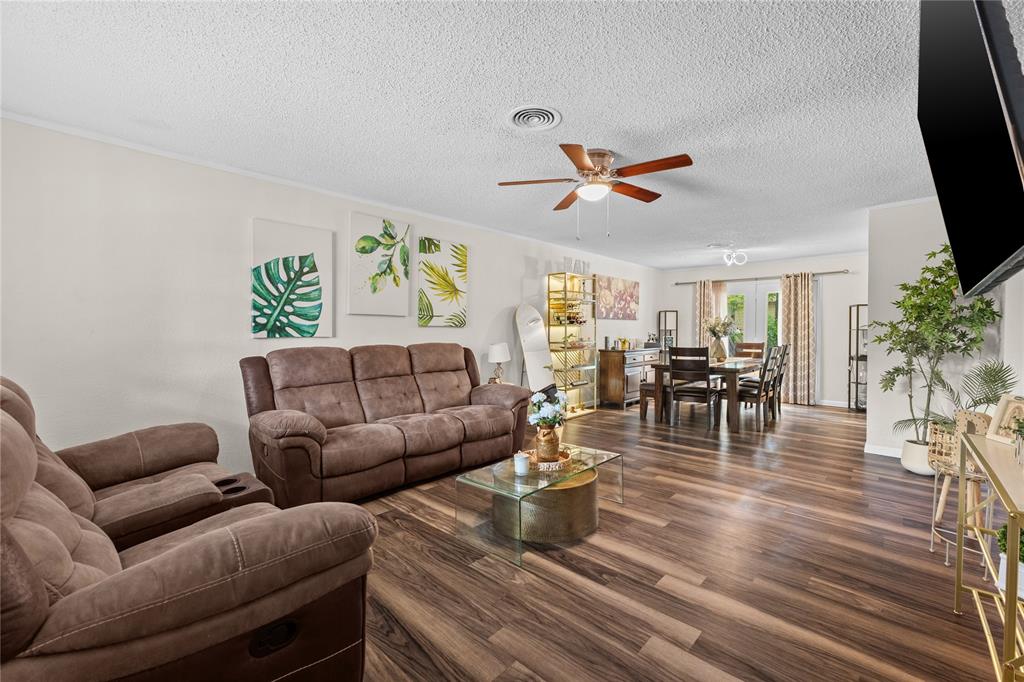 2321 Grandview Drive Property Photo 3
