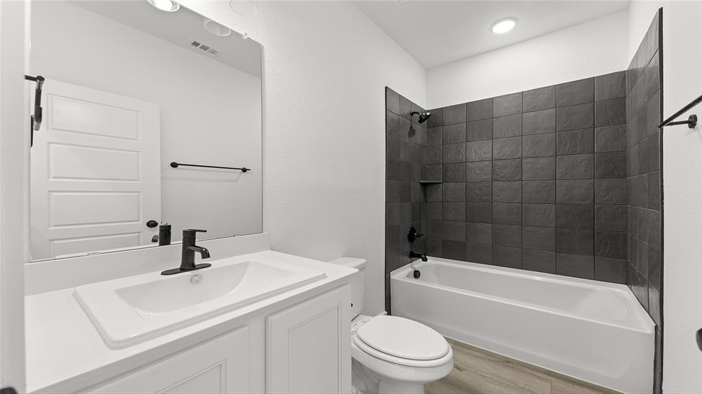 320 Deer Ridge Drive Property Photo 5