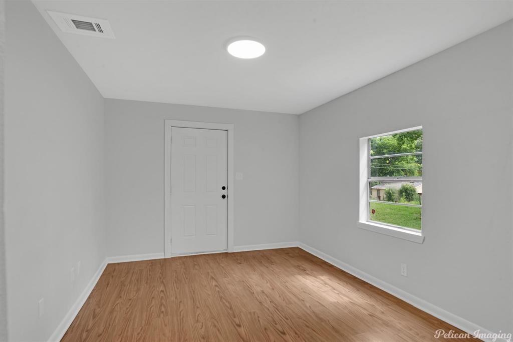 255 E Olive Street Property Photo 4