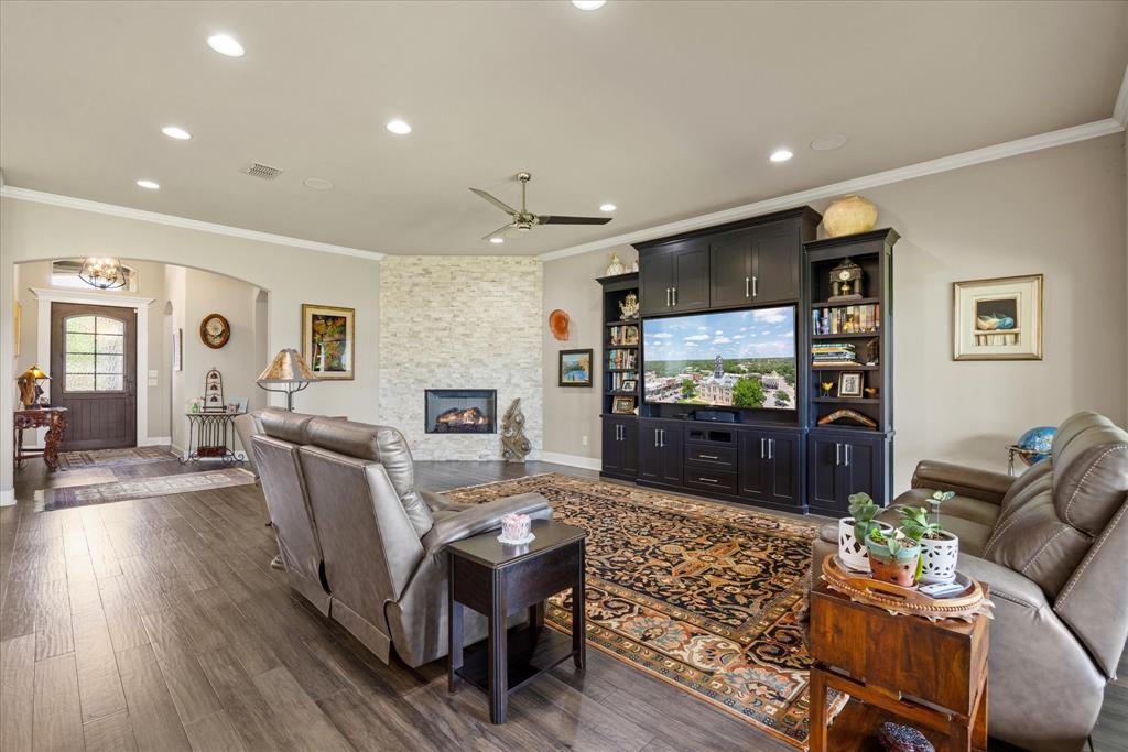 2603 Waters Edge Drive Property Photo 6