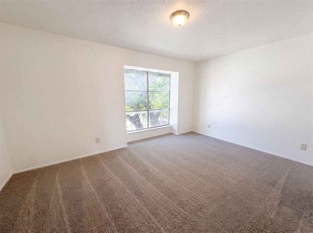 260 Rolling Hills Place Property Photo 4