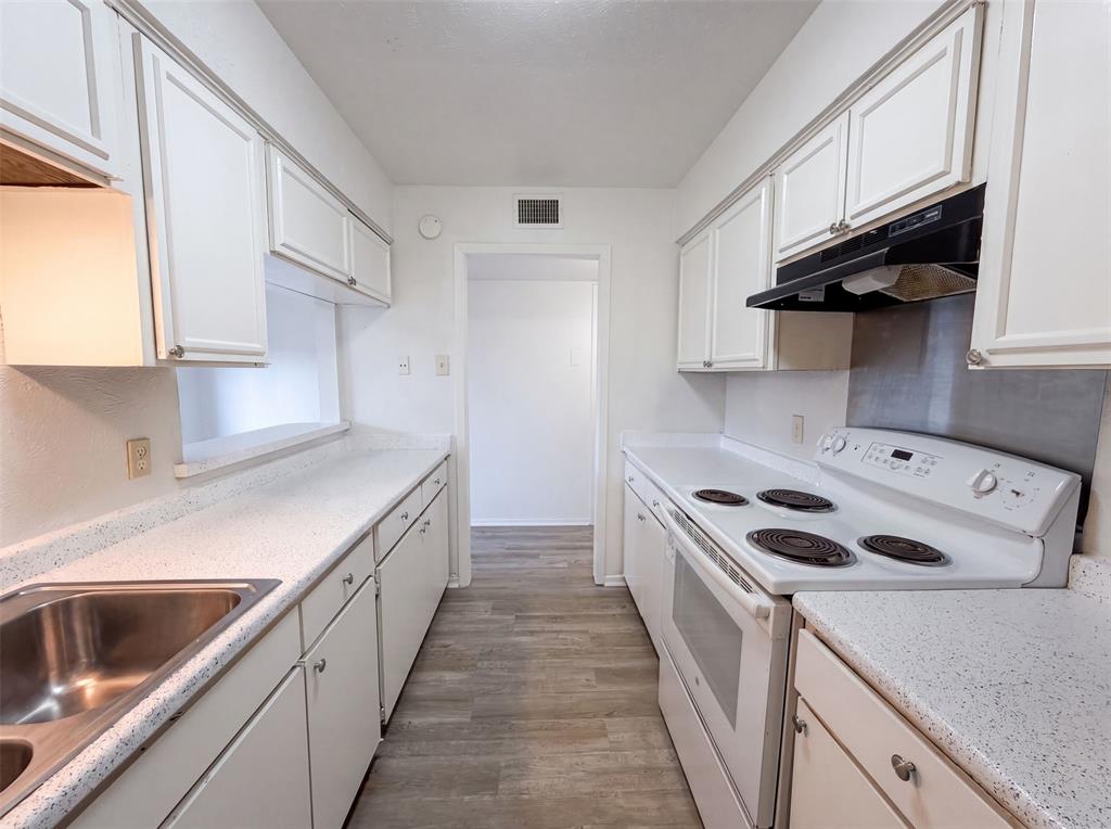 260 Rolling Hills Place Property Photo 6
