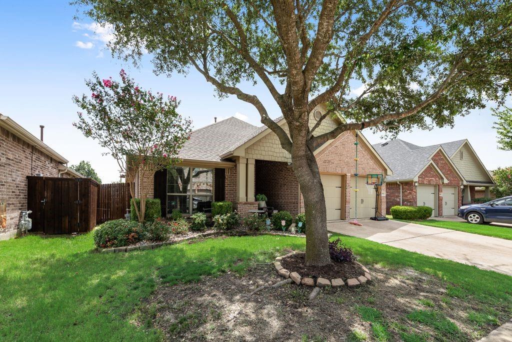 908 Honey Locust Drive Property Photo 1