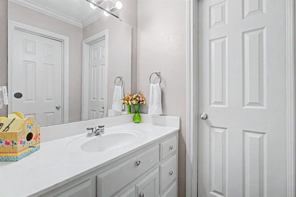 3558 S Nolan River Road Property Photo 37