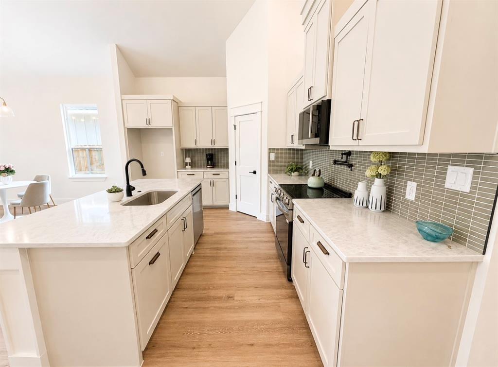 2904 Hiawatha Trail Property Photo 4