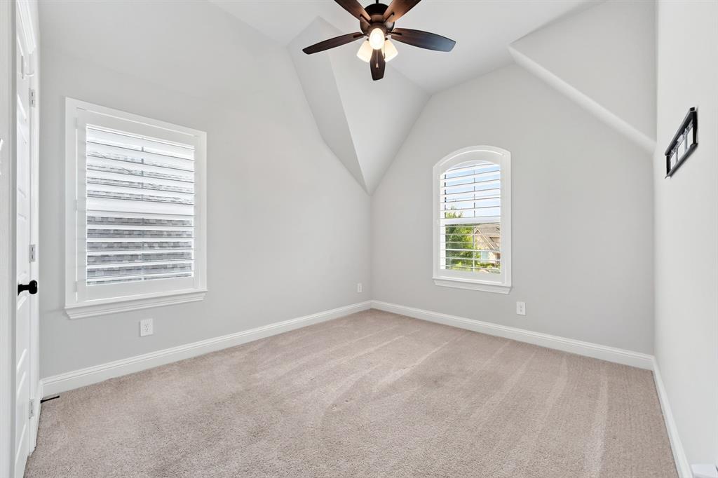 208 Lenten Rose Drive Property Photo 29