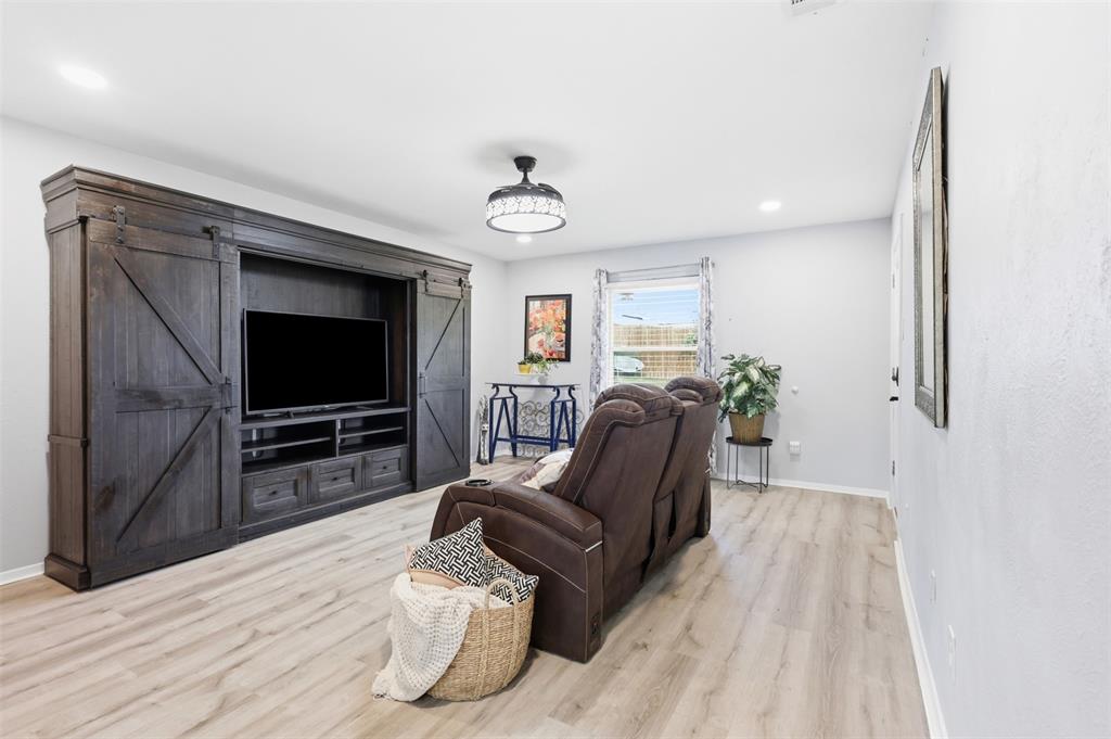 505 Queensway Road Property Photo 10