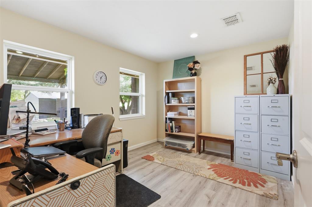 505 Queensway Road Property Photo 20