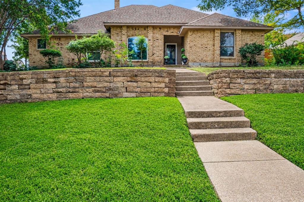2014 Royal Crest Drive Property Photo 1