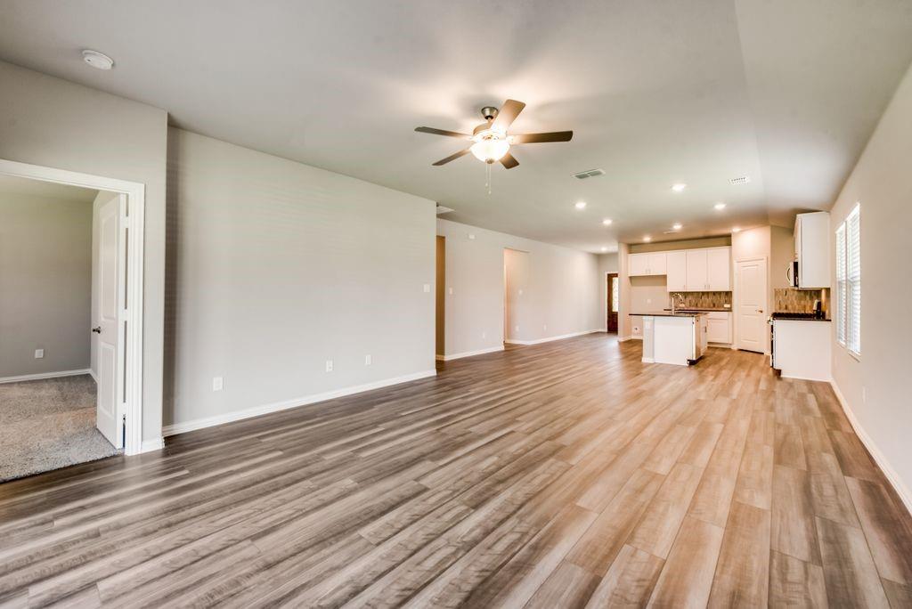 605 Cedar Springs Drive Property Photo 4