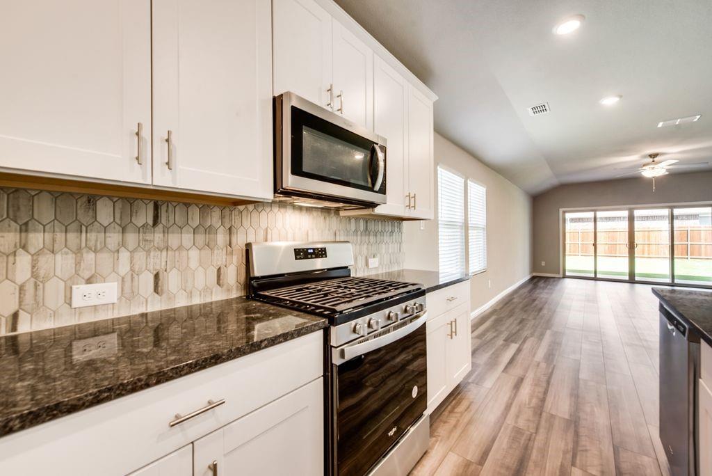 605 Cedar Springs Drive Property Photo 8