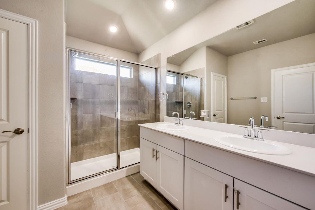 605 Cedar Springs Drive Property Photo 11