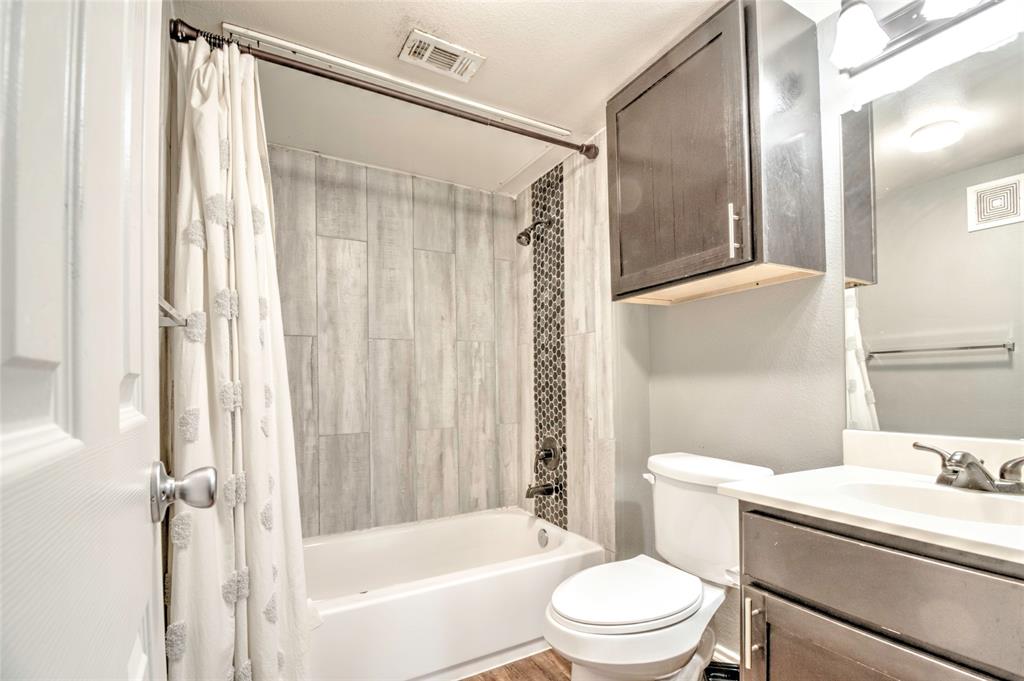9831 Walnut Street 209 Property Photo 7