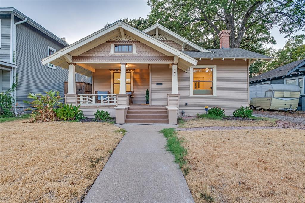 407 S Rosemont Avenue Property Photo 1